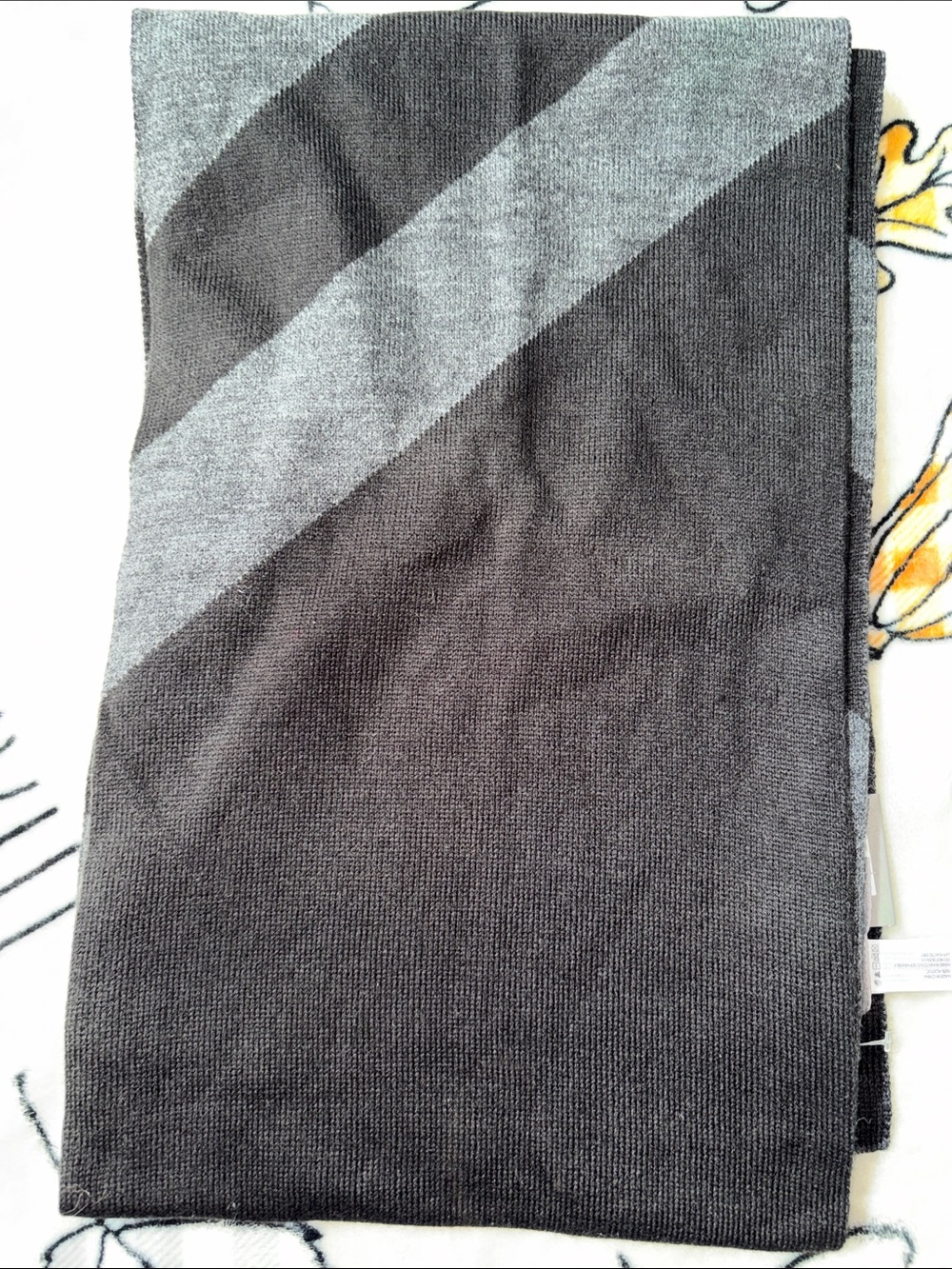 Michael Kors Men's Gray Diagonal Stripe MK Logo Knit Scarf - Picture 4 of 7
